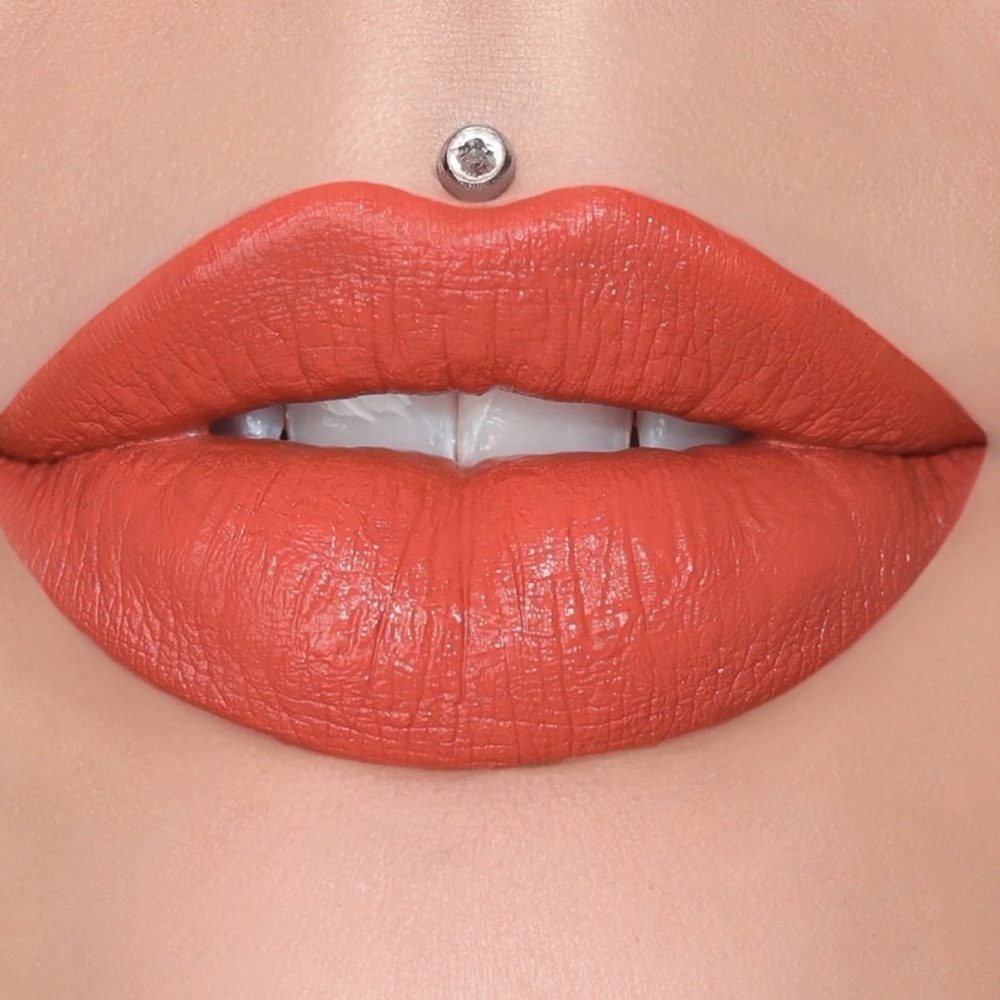 NWT Jeffree Star Velvet Trap Kumquat